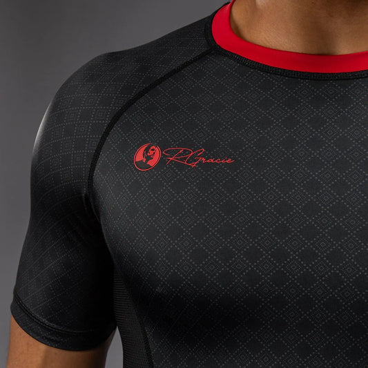 Rashguard à Manches Courtes Venum x Roger Gracie Signature - Noir/Rouge