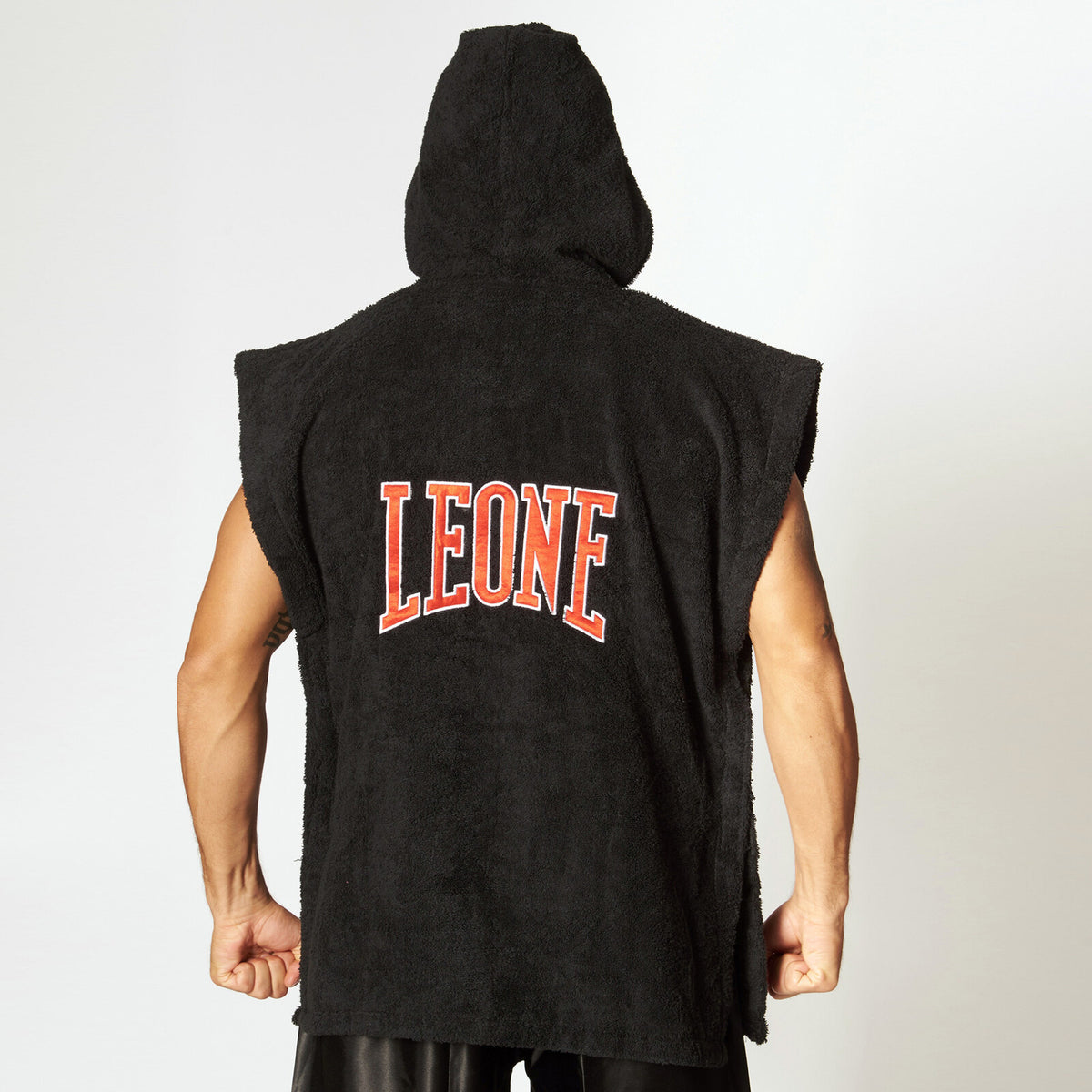 PONCHO LEONE