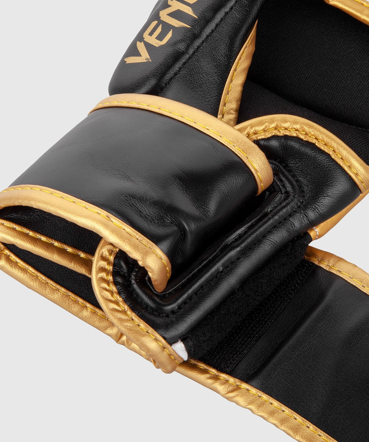 GANTS DE SPARRING VENUM CHALLENGER 3.0 -BLANC/OR VENUM