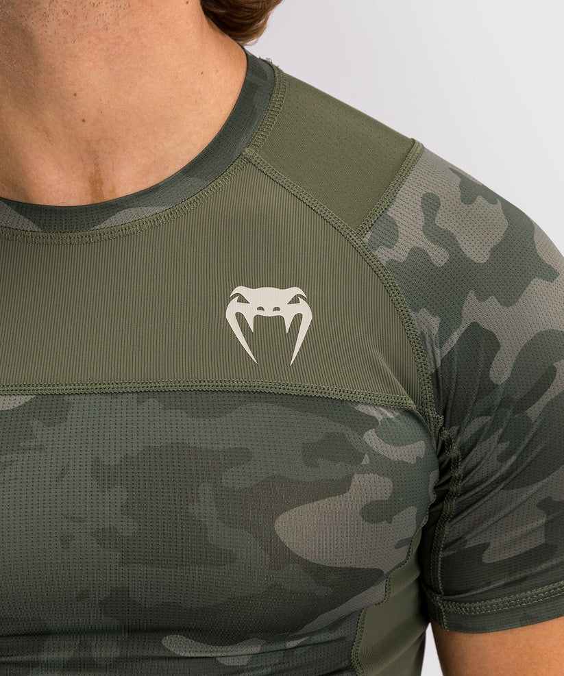 Rashguard à Manches Courtes Venum G-Fit Air pour Hommes - Camo Militaire