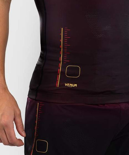 Rashguard Manches Courtes Venum Tactical XT- Noir/Bordeaux/Or