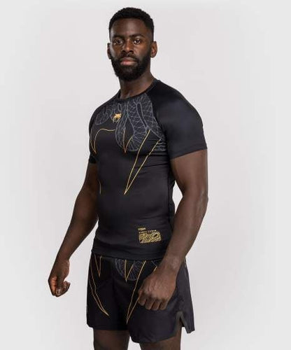 Rashguard Manches Courtes Venum Serpenti – Noir/Argent/Or