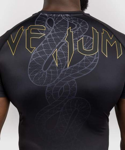 Rashguard Manches Courtes Venum Serpenti – Noir/Argent/Or