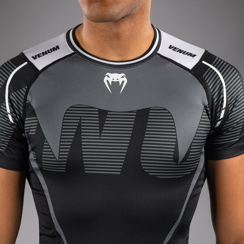 Venum Adrenaline Rashguard Manches Courtes - Black/Silver Grey