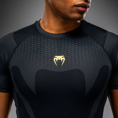 Rashguard manches courtes Attack Venum - Noir/Or